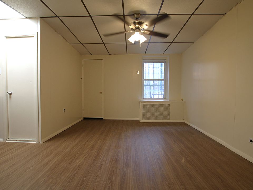 2nd image of 2007 Chestnut St APT D3