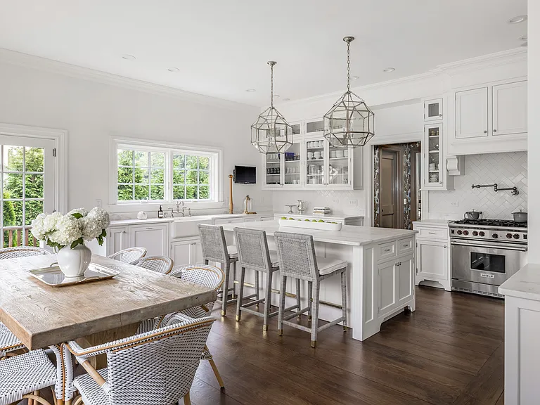 24 Halsey Neck Ln — Photo 14