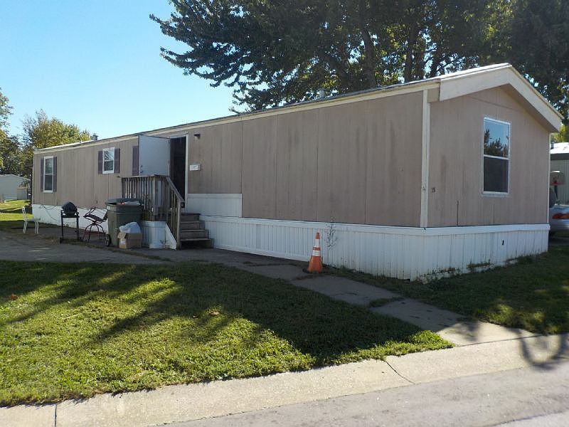 1st image of 35 Forsythia Dr