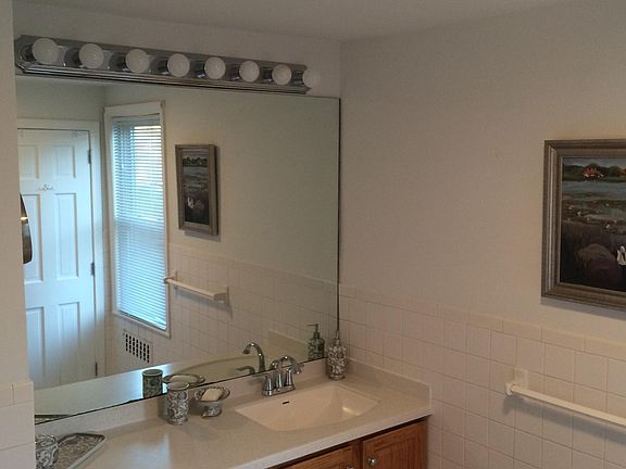 bathroom with ample counter and cabinet space