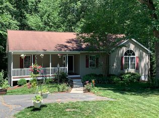 5 Oak Grove Rd, Palmyra, VA 22963
