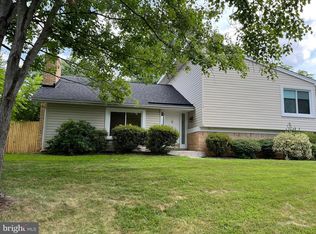 6 Pheasant Run Ct, Sterling, VA 20164