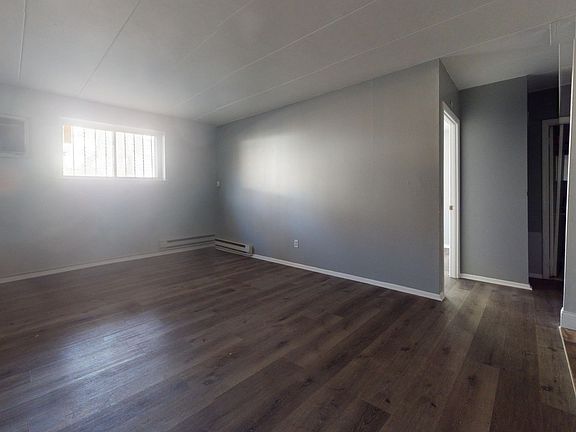 5th image of 920 E 21st St APT 10