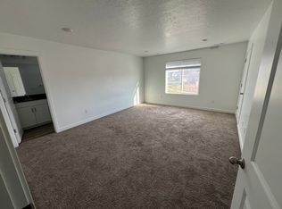 1114 E Dogwatch Dr, Saratoga Springs, UT 84045