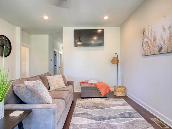 2130 Gent Ave, Indianapolis, IN 46202