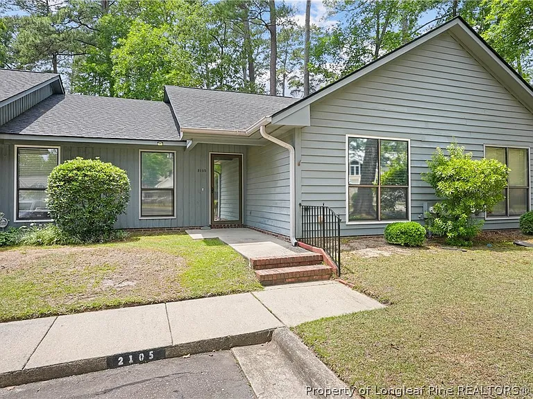 2105 Wexford Oaks Ct — Photo 2