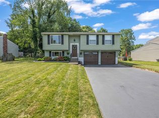 27 Reddick Ln, Rochester, NY 14624