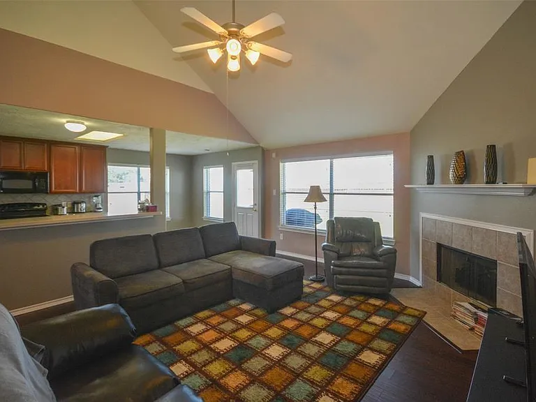 3008 Middletrace Ln — Photo 12