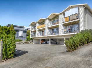 6018 Lakeview Dr APT 101, Kirkland, WA 98033