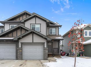 605 175a St SW, Edmonton, AB T6W 2G5