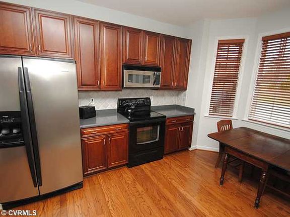 3rd image of 1305 Providence Knoll Dr