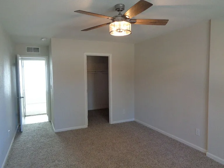 1846 W Portobello Ave — Photo 10