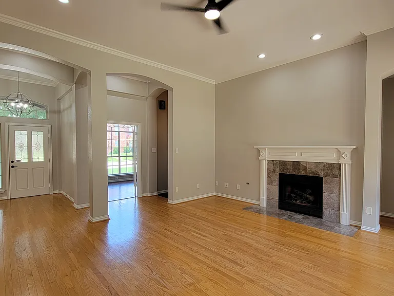 9726 Windy Hollow Dr — Photo 9