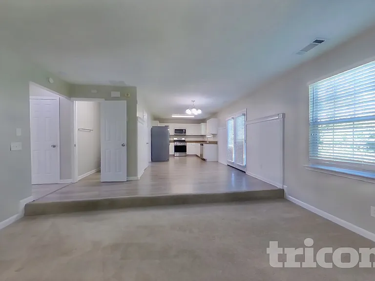113 Summit View Dr — Photo 2