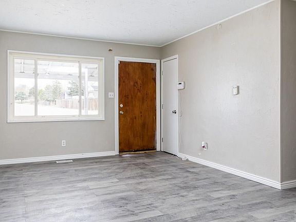 2nd image of 1827 Mohawk Rd