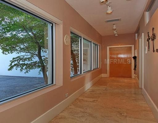 3rd image of 411 Vanderkloot Dr
