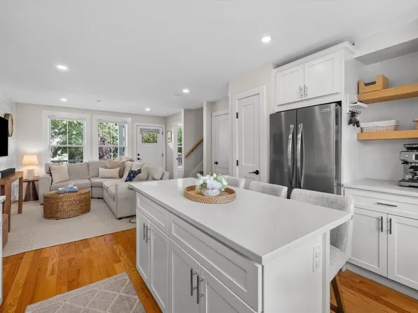 6 Macdonald Ter #D, Scituate, MA 02066