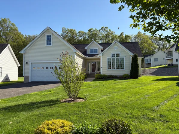 56 Boysenberry Court #56, Suffield, CT 06078