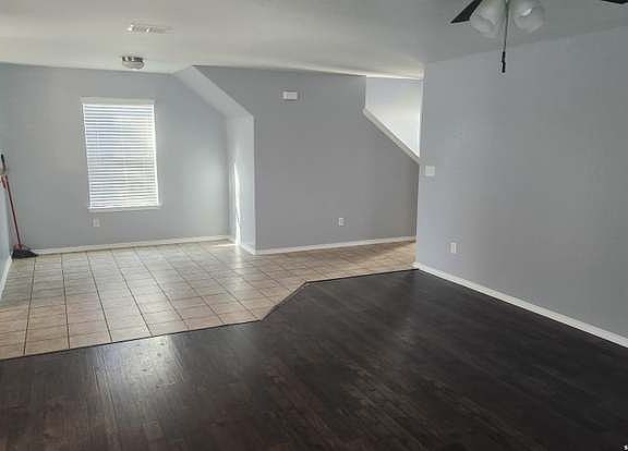 3rd image of 490 Walnut Crst