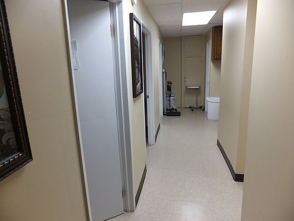 5th image of 32 Hyatt Ave