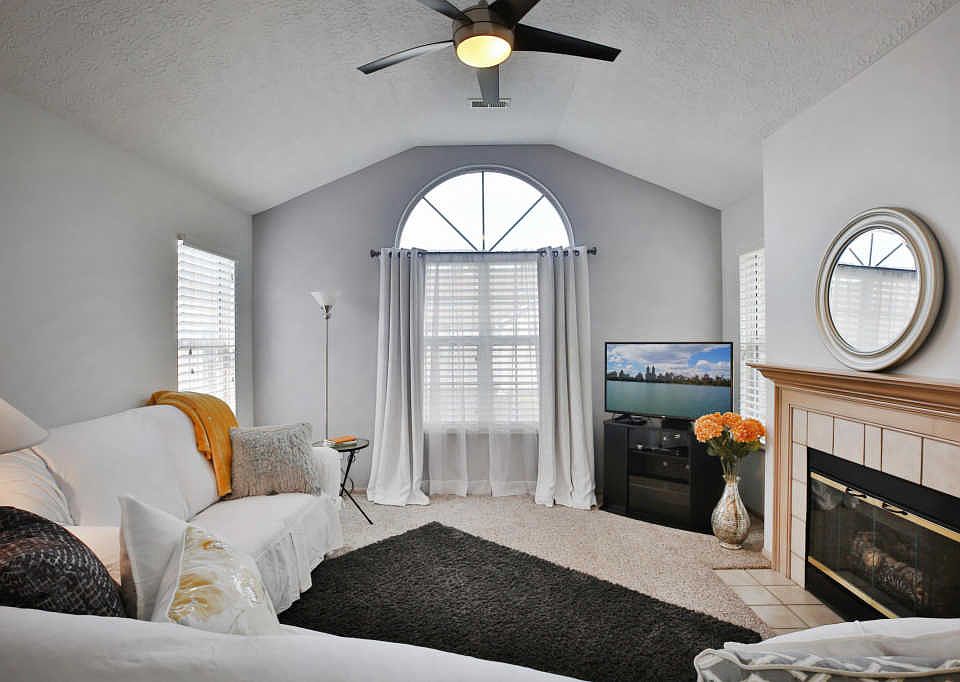1st image of 282 Villa Oaks Ln