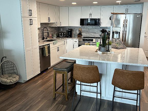 4th image of 6201 Thomas Dr Unit 809