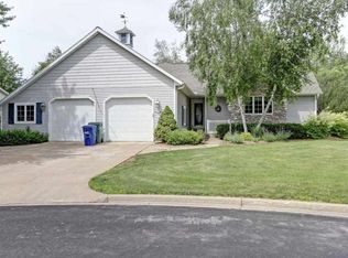 611 Oak Park Cir, Mosinee, WI 54455