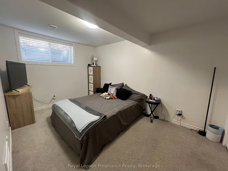 96 Covington Cres — Photo 13