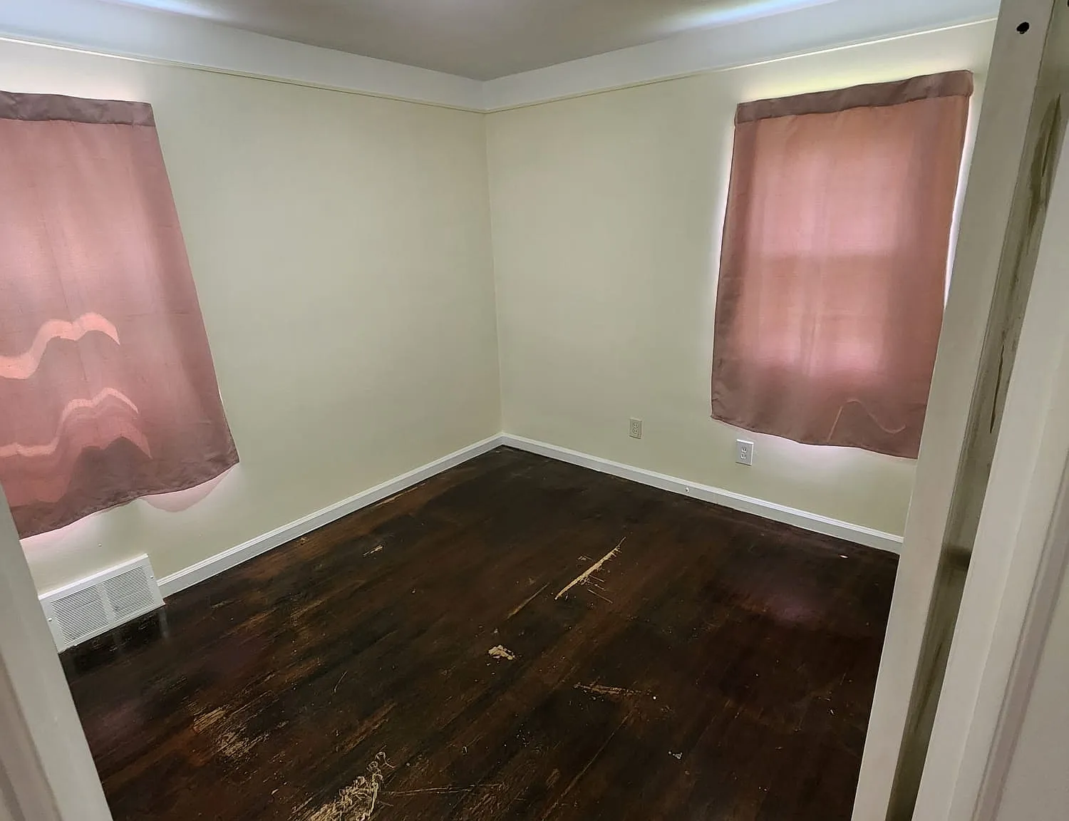 2 bed, 900 sqft, $1,250 — Photo 2