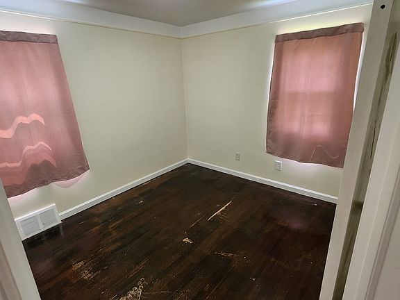 2nd image of 6817 Warwick St