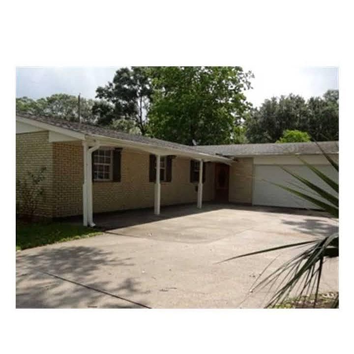 1st image of 501 Chatsworth Dr