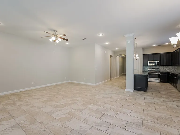 415 Rocky Briar Ct — Photo 4