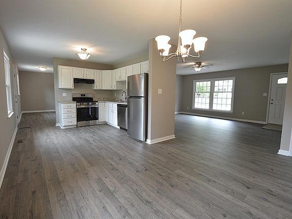 4th image of 2207 Legoma Dr