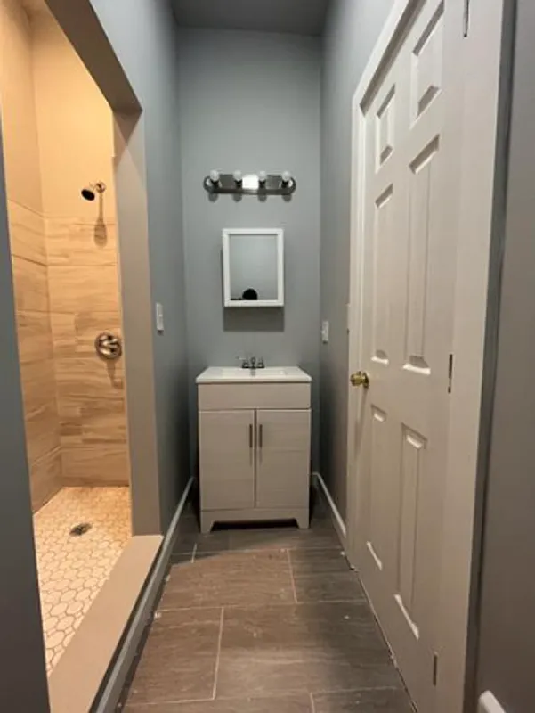 2 bed, 1.0 bath, $1,250 — Photo 3