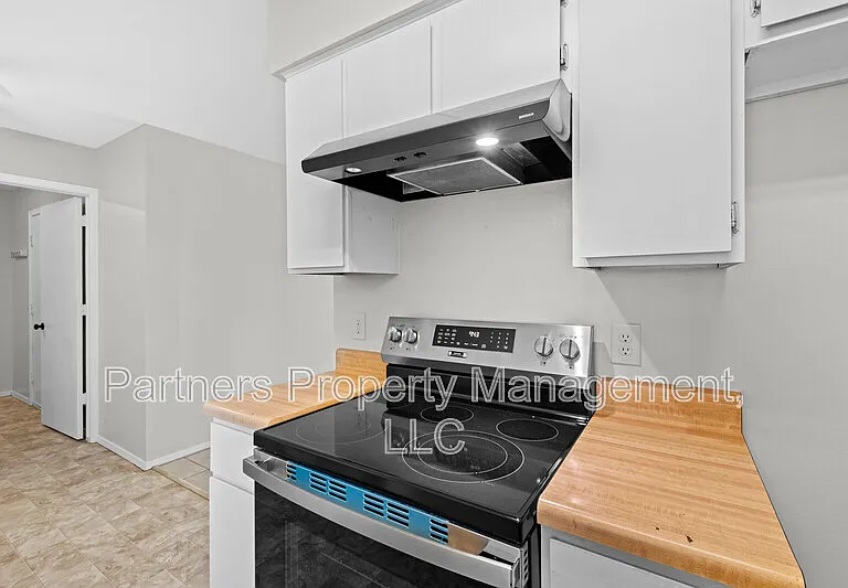 3520 W Olive St — Photo 6