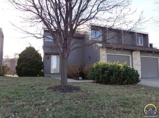 2215 SW Brandywine Ln, Topeka, KS 66614