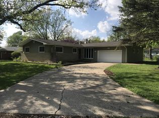 420 E Walnut St, Mount Zion, IL