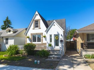 1867 Saint Luke Rd, Windsor, ON N8W 3W8