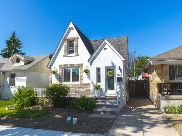 1867 Saint Luke Rd, Windsor, ON N8W 3W8