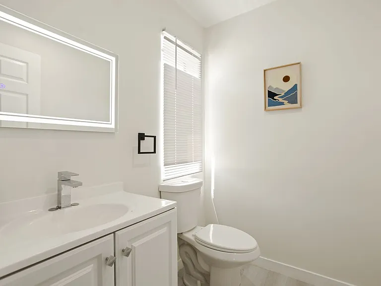 7904 Tampa Ave — Photo 33