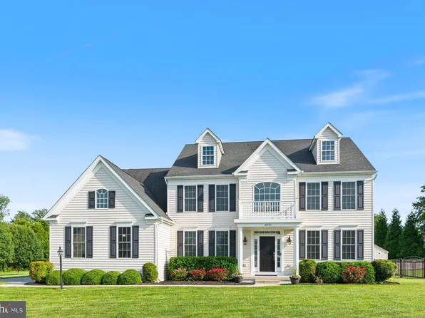 3270 Greenway Dr, Westminster, MD 21157