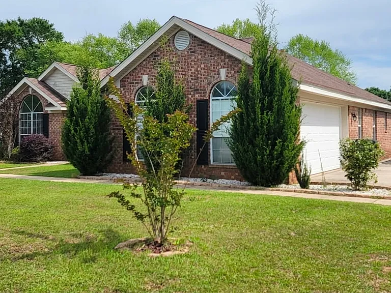 9743 Chambers Dr — Photo 1