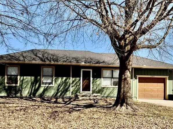 21615 S Soryl Ave, Peculiar, MO 64078