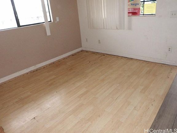 4th image of 91-1036 Kaiau Ave #10E