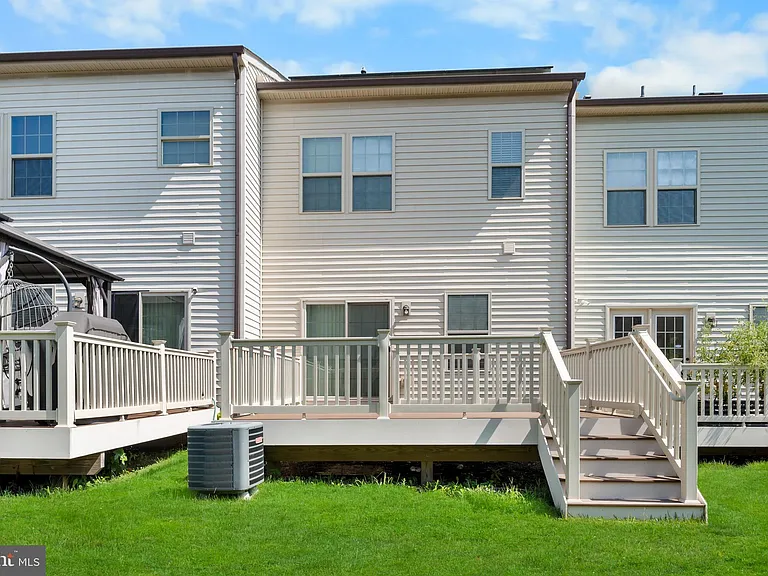 2657 Richmond Way — Photo 38