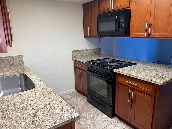 4th image of 5904 Moss Creek Cir