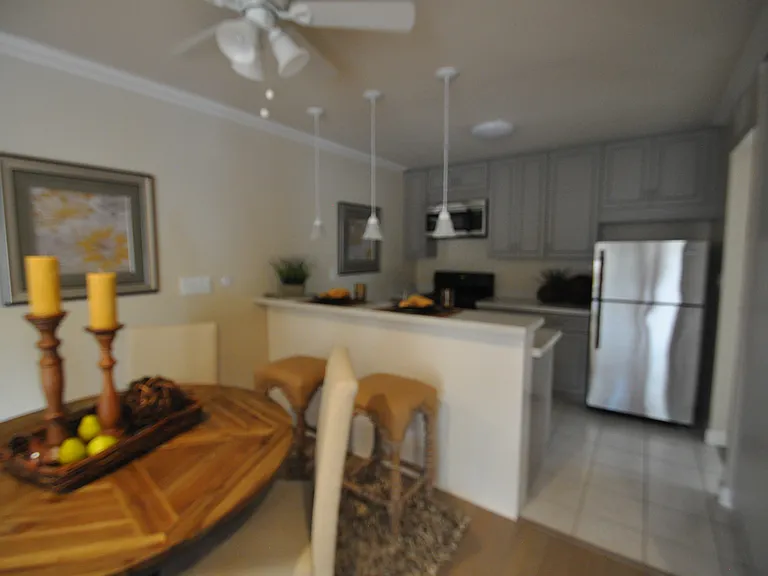 Oak Park Manor — Photo 46