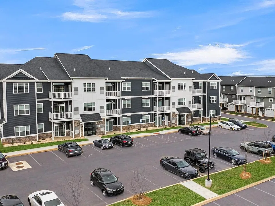 960 Setting Sun Ln #8-206