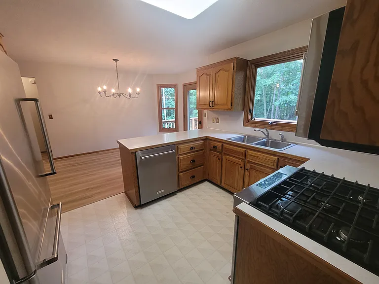 16519 Riley St — Photo 3