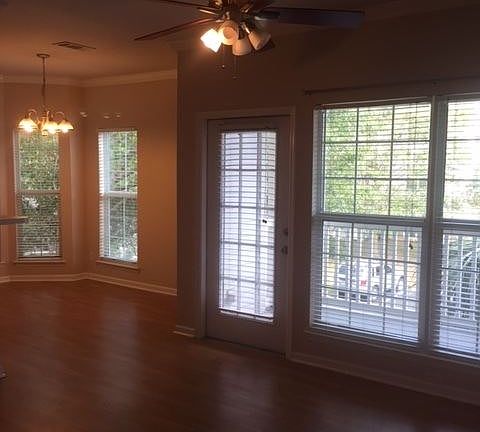 5th image of 700 Daniel Ellis Dr APT 10205